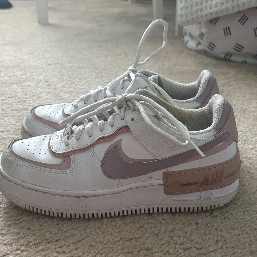 Nike Women's White and Light Pink Sneakers